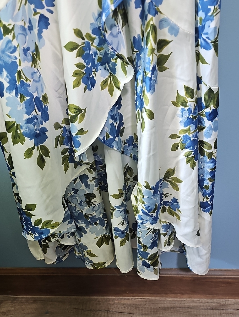 Premier Amour | NWT Blue & White Floral Maxi Dress Size 8 - Picture 7 of 7